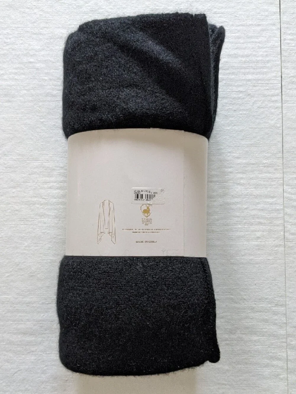 NWT - J.Crew - 100% Cashmere Oversized Wrap - Black - 33"x79" - Picture 2 of 5